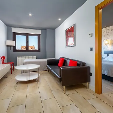 Comforsuite Apartment 2*