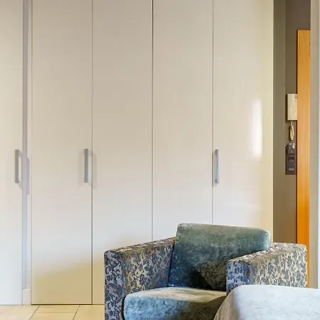 Comforsuite Apartment 2*