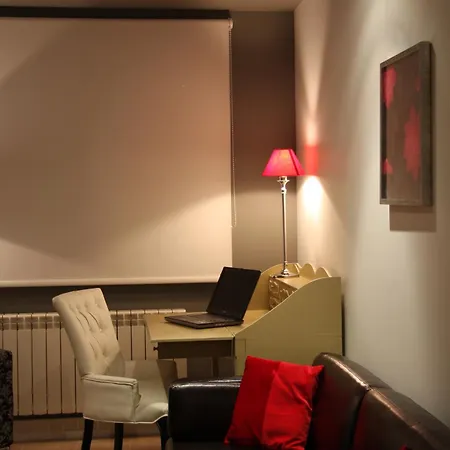 Comforsuite Apartment 2*
