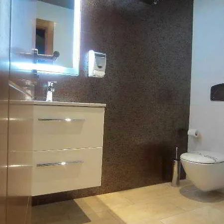 아파트 Comforsuite 2*